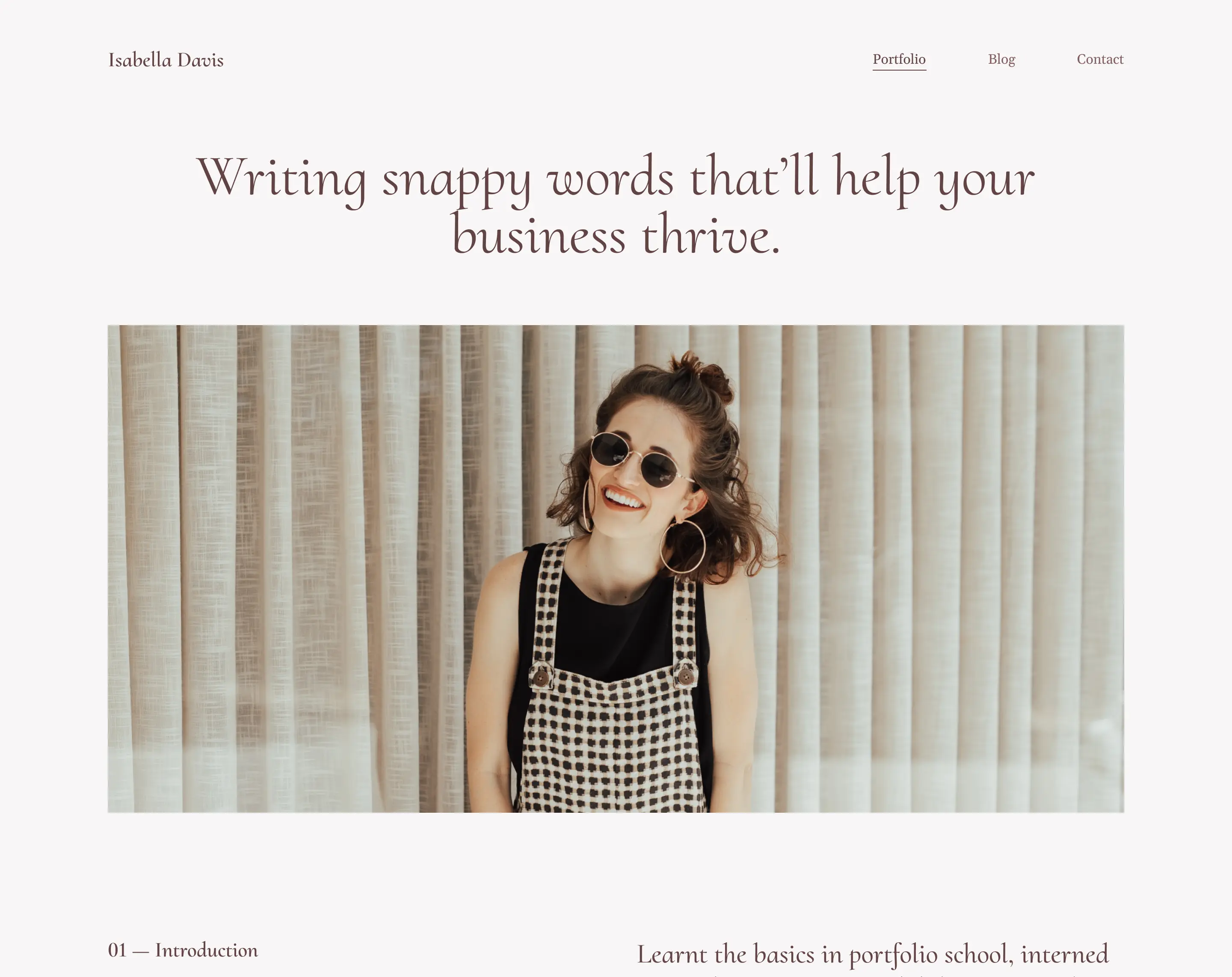 The top of the portfolio website of Isabella Davis, creative copywriter.